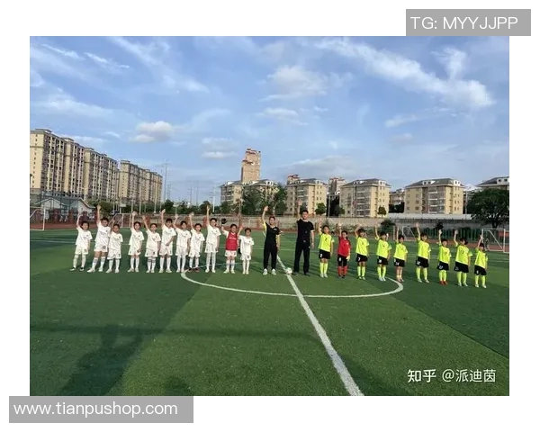 小学足球视频精彩集锦助力孩子们快乐成长与团队合作精神培养 小学足球视频精彩集锦助力孩子们快乐成长与团队合作精神培养